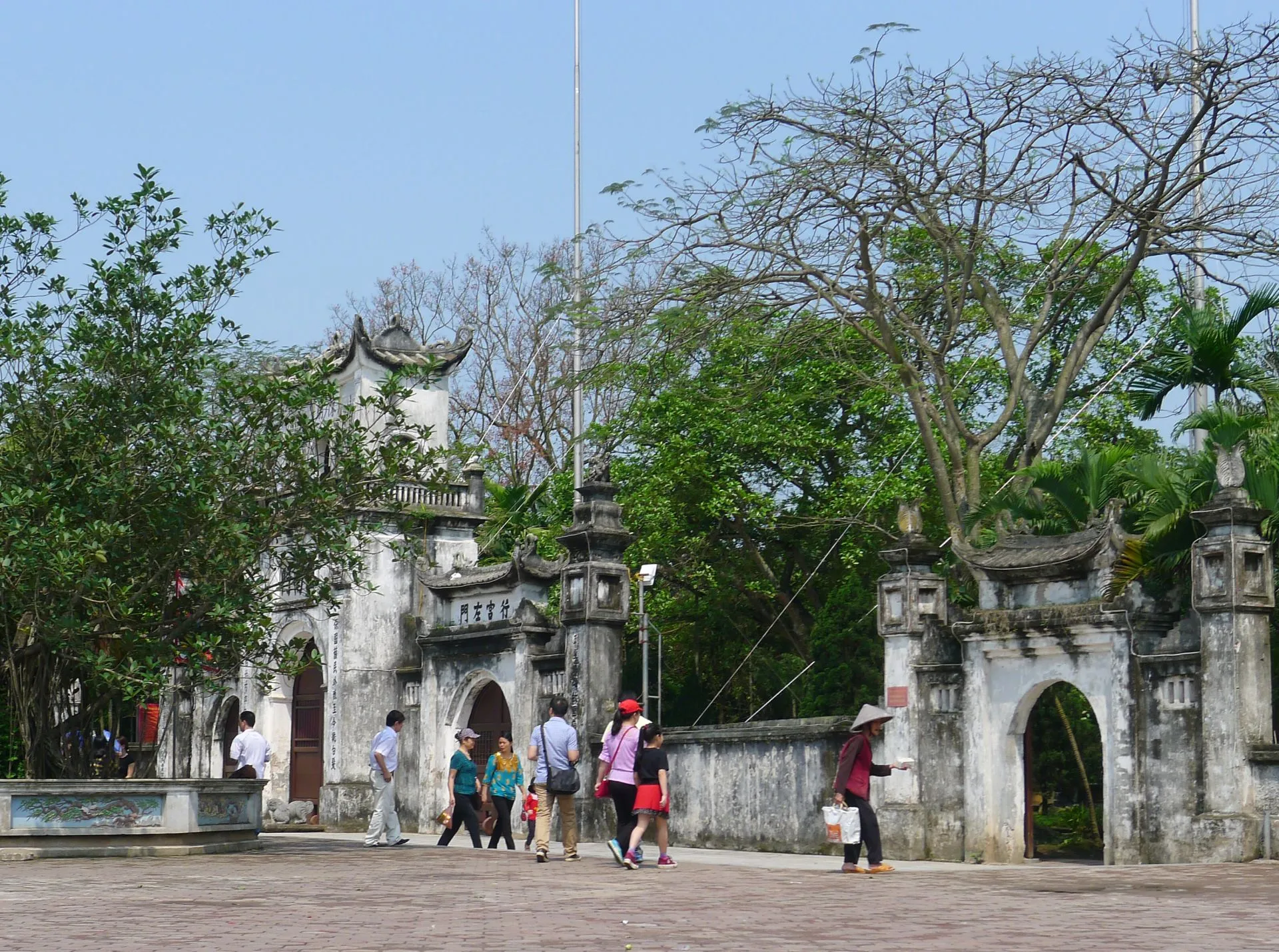 Năm 2016 KTS Hà Nội tới Đền Trần (Nam Định) và Nhà thờ Phú Nhai