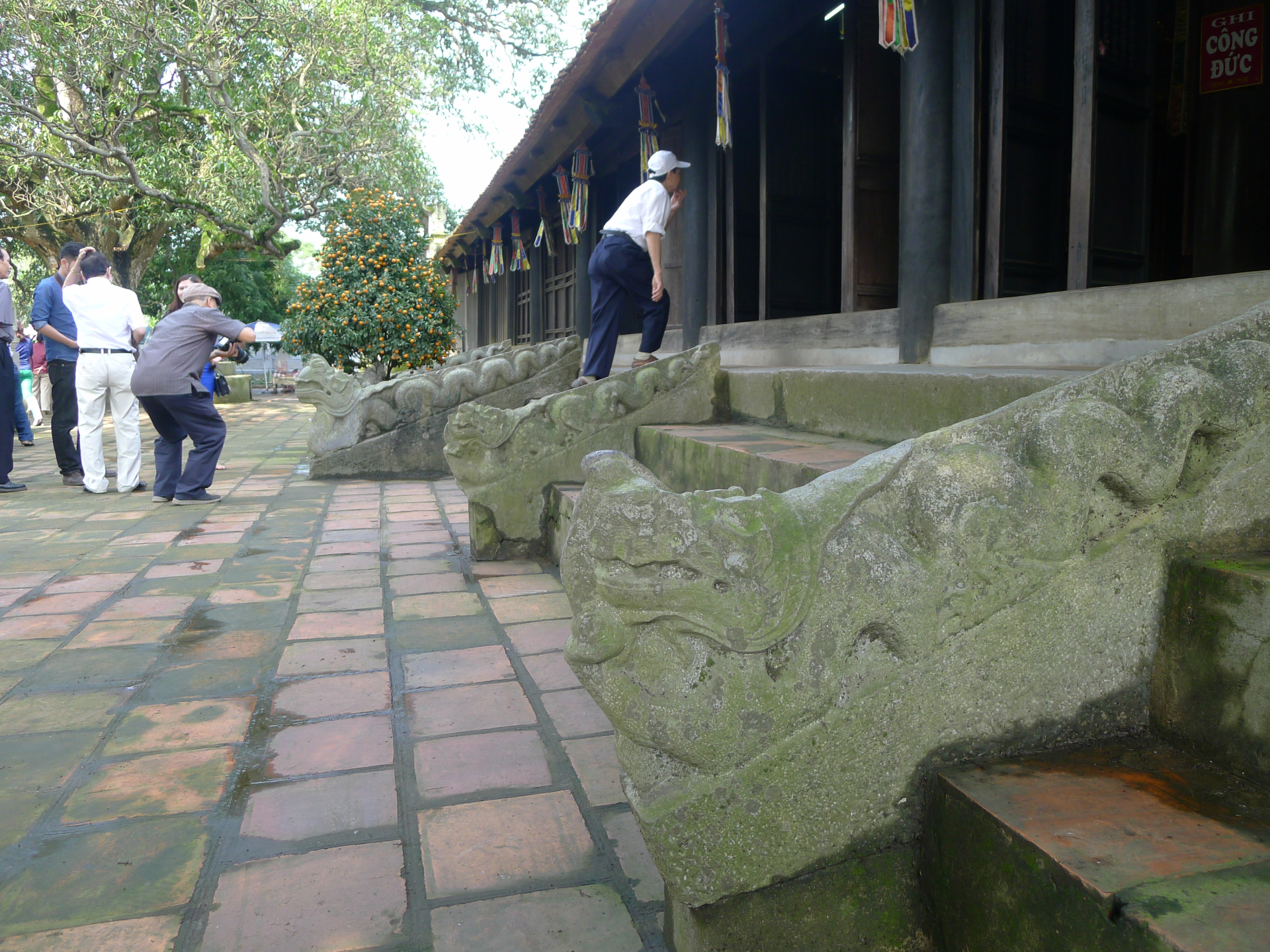 2- Thềm đá cũ