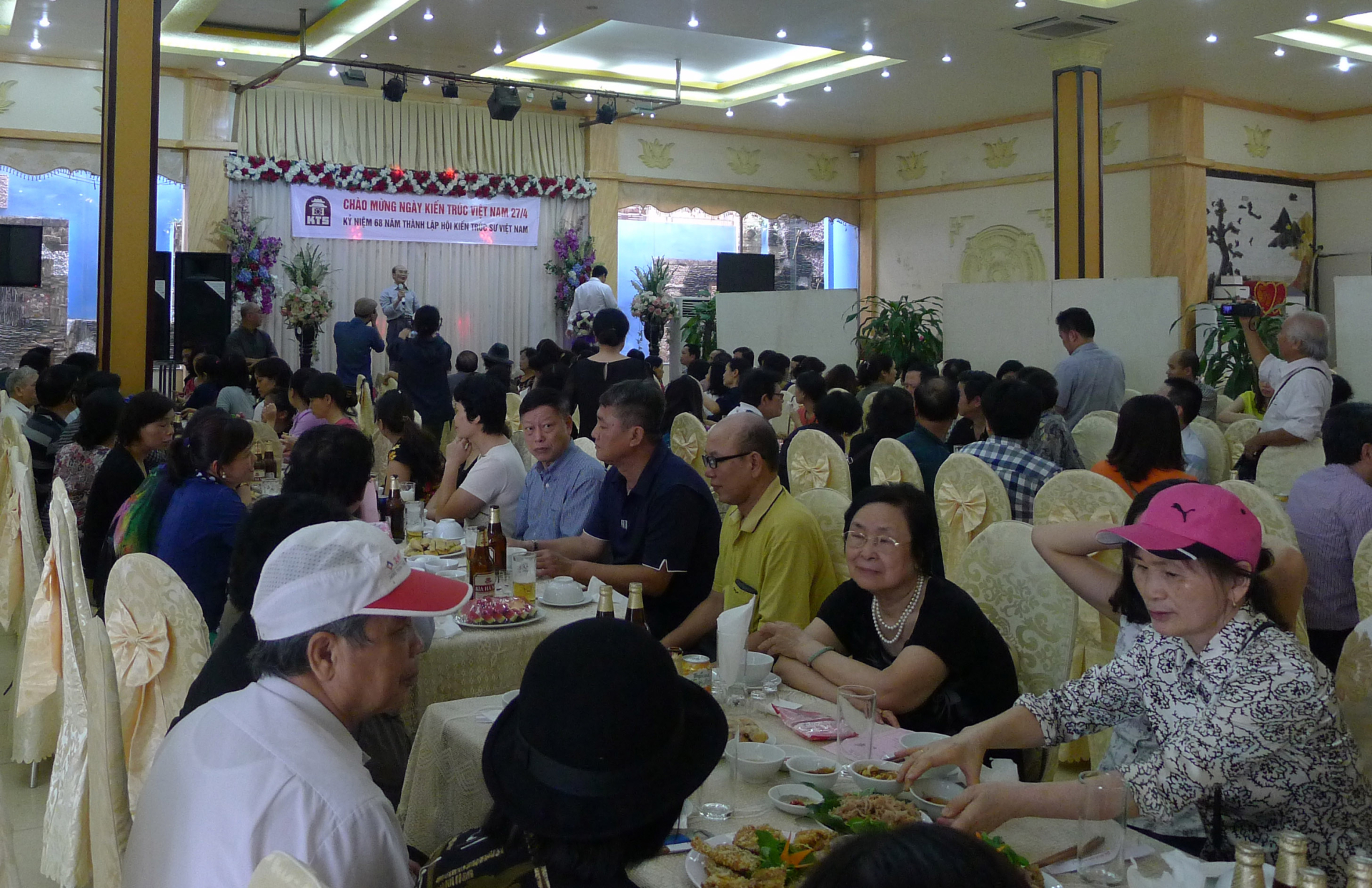 4- Ngày Hội